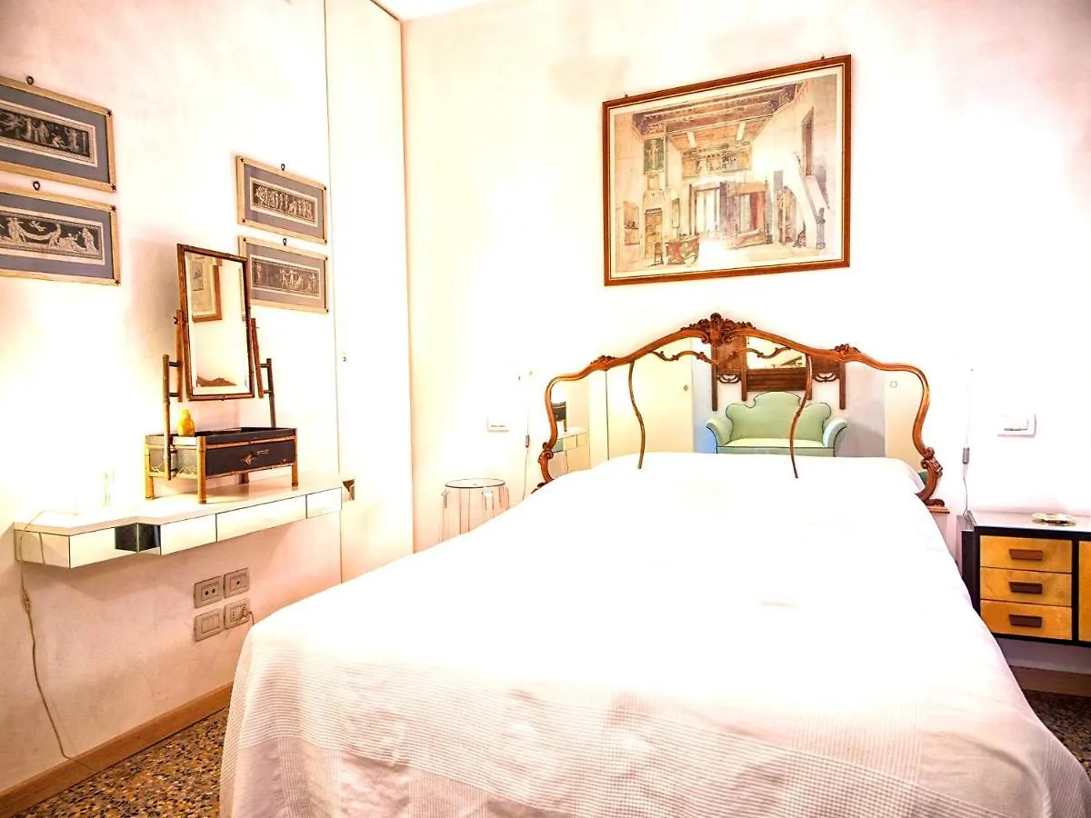Grimaldi Apartments Hermitage Canal Grande View البندقية