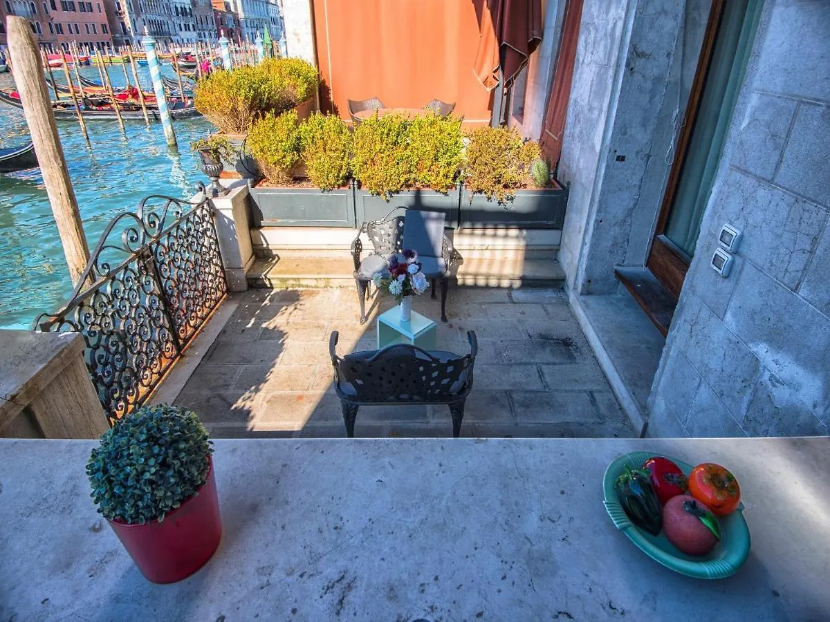 Grimaldi Apartments Hermitage Canal Grande View البندقية