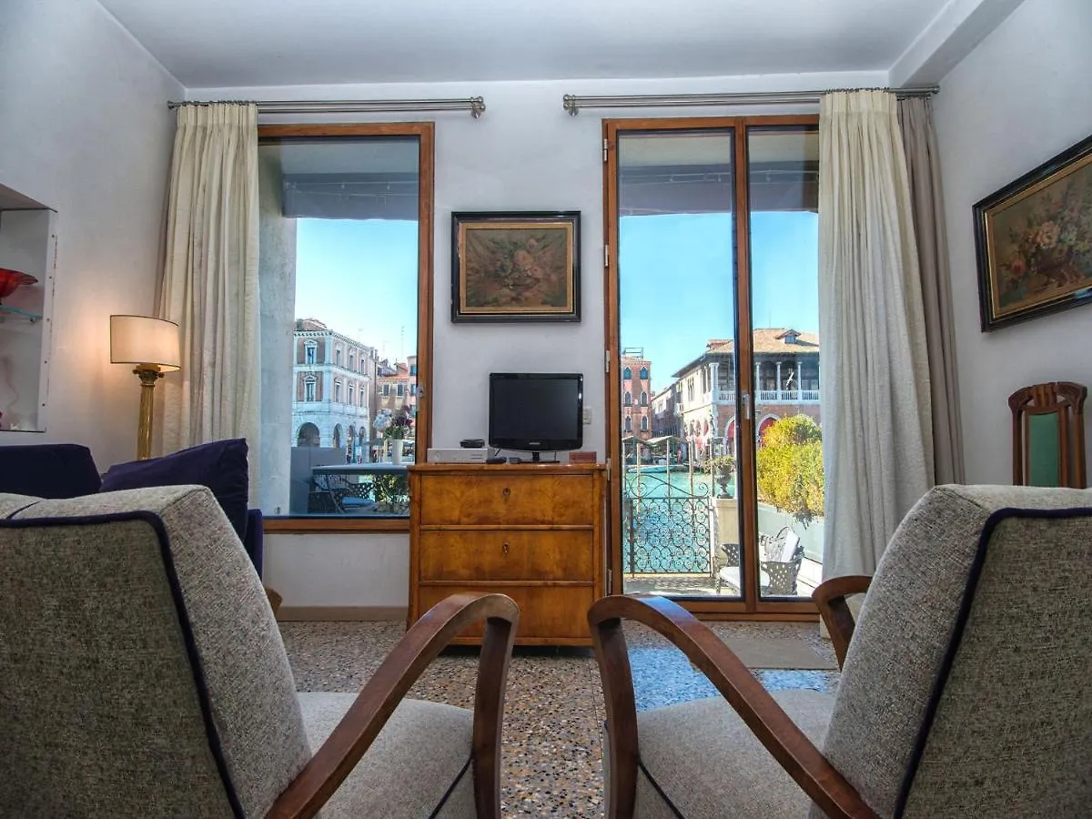 Grimaldi Apartments Hermitage Canal Grande View البندقية